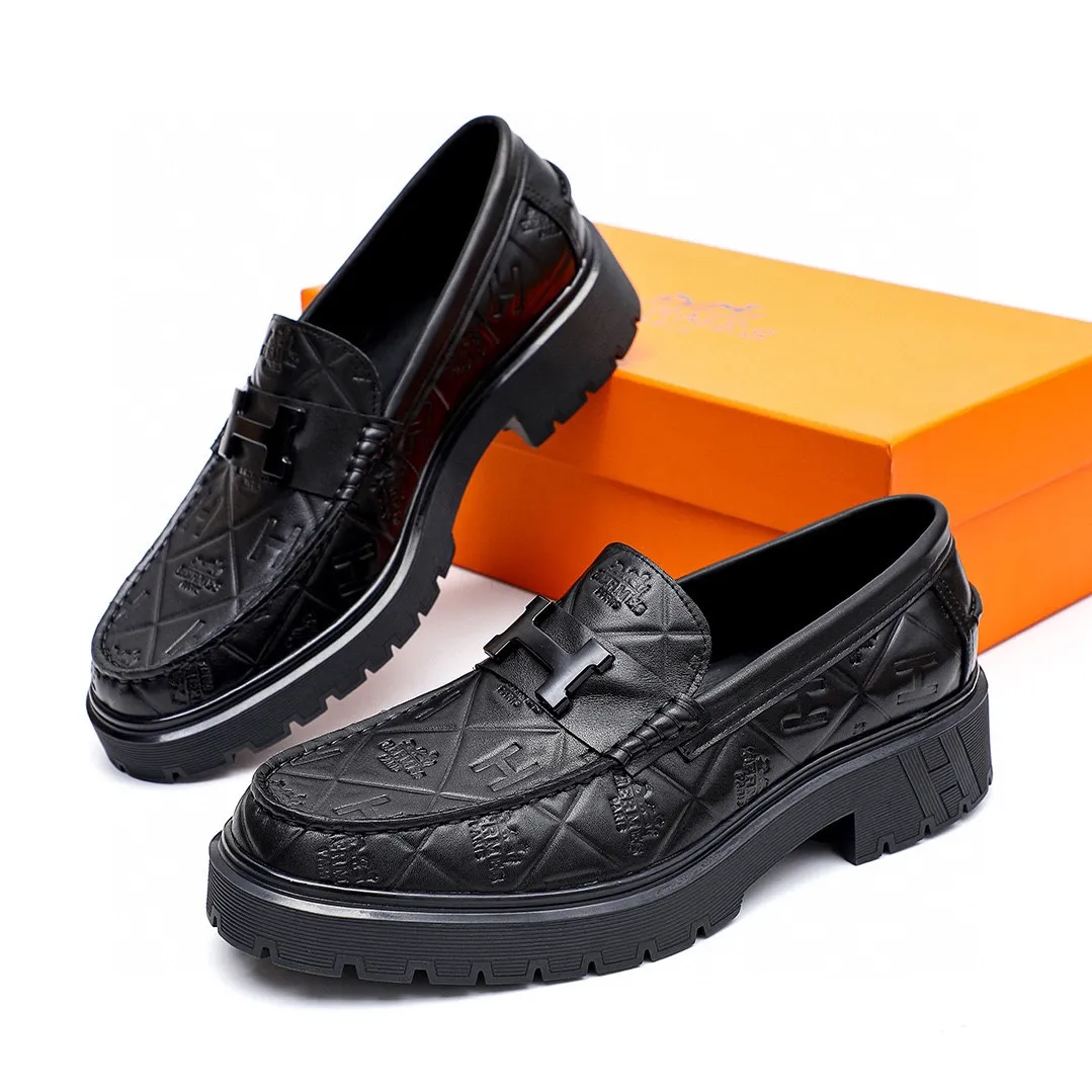 Men's shoes 💰700 💐[HERMES] popular men's shoes counter original items! The world's top brands...Luxury quality...//Fashion and high-end footwear 👍💪🏻...give you a low-key luxury comfort experience👍. The upper is made of pure Italian imported original cowhide embossing. Sweat-absorbent cowhide leather lining. Comfortable and breathable. The original rubber-plastic flower foam light outsole is high-end and classy. Luxurious and noble!! .. OEM factory shipment [Hug] stall.. Original plate. Welcome to taste..39-45 (38.45.46🉑️Customized)